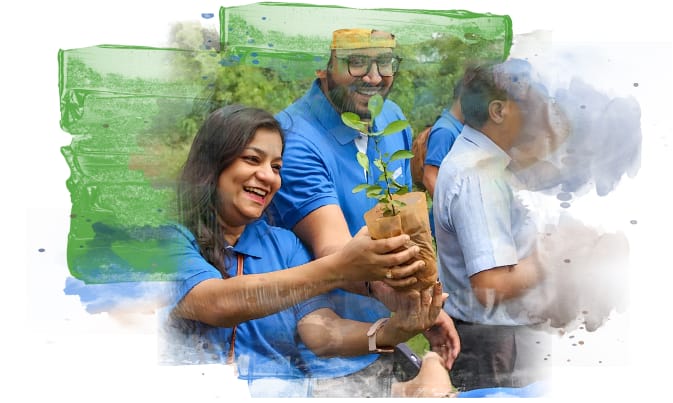 Volunteers of GoPals in planting activity.