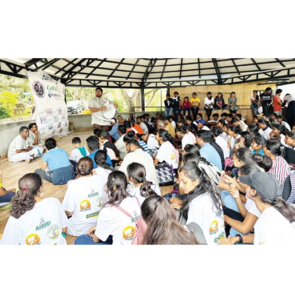 A news article about GoPals in Vikrama.